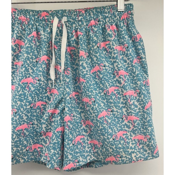 Chubbies Swim Trunks Mens Large 5.5 Lined Pink Flamingos Bright Blue AOP - Picture 2 of 6